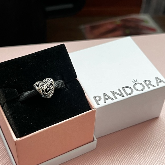 Pandora Family Heart Charm - Picture 13 of 16
